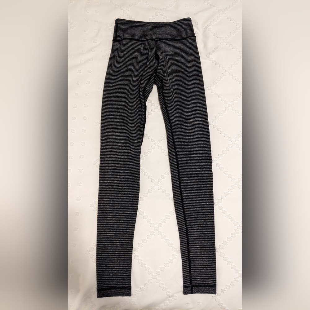 Lululemon striped Wunder Under legging